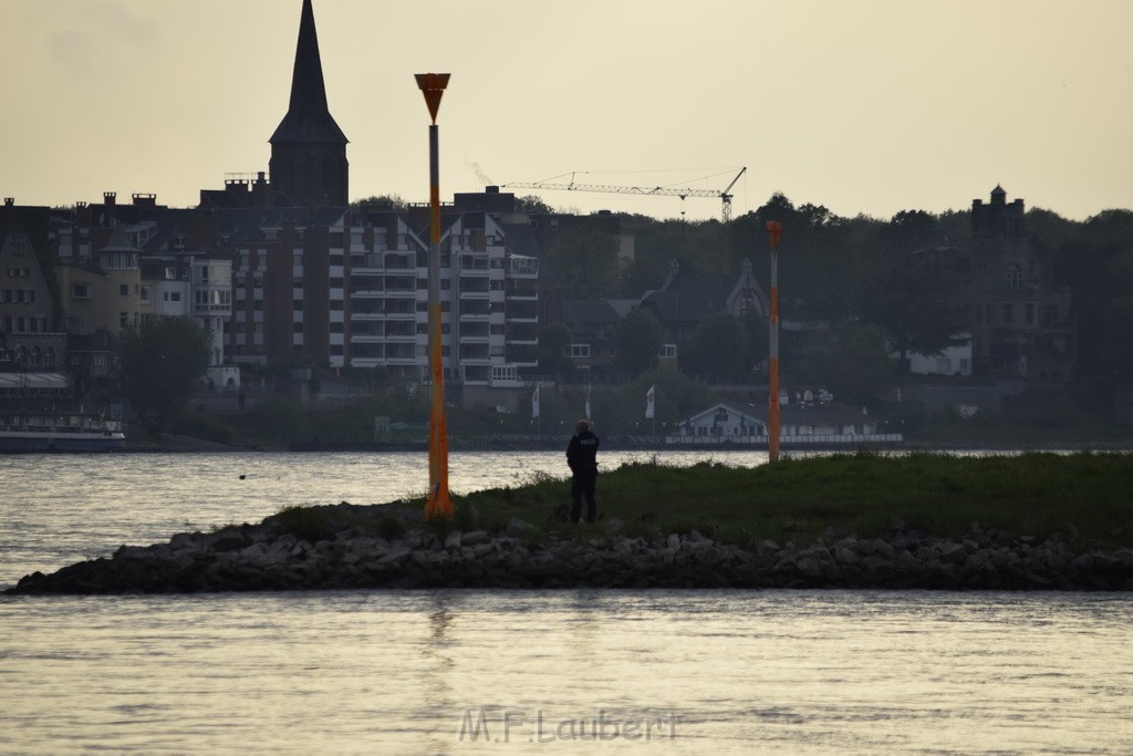 PRhein Koeln Porz Ensen Schwimmer untergegangen P105.JPG - Miklos Laubert